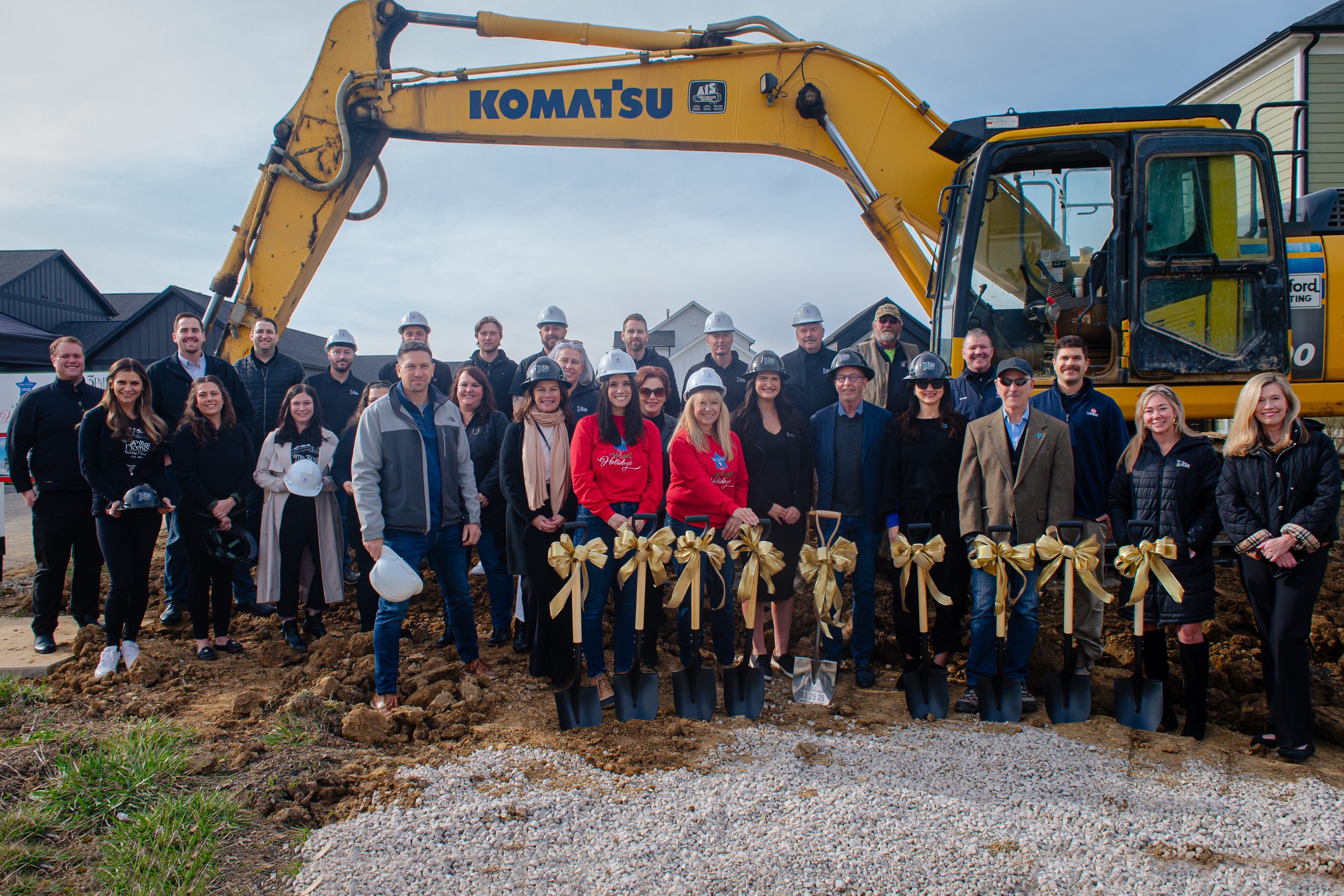 Group photo at the building ceremony